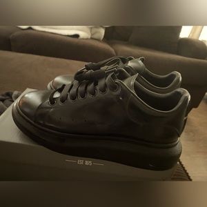 Size 43 Alexander McQueen Men's Black Oversized Sneaker